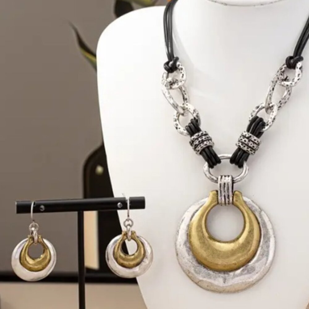 Double Layer Circle Pendant Necklace and Earring Set - Silver Electro-Plated